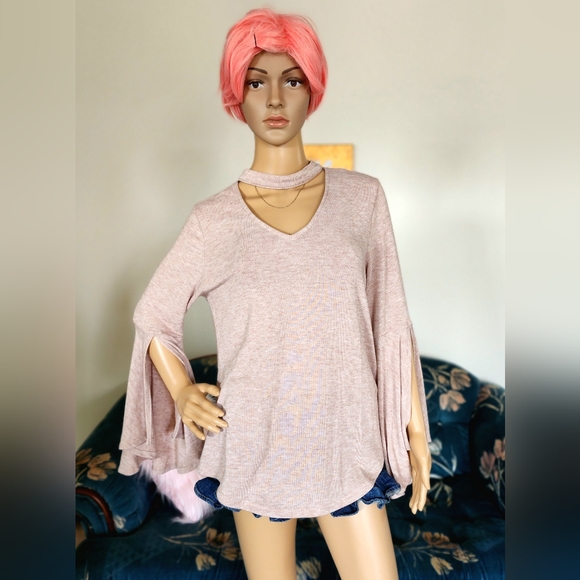 Chic Pale Pink V-Neck Tunic Top with Slit Bat Sleeves and Built-in Choker - Picture 1 of 10